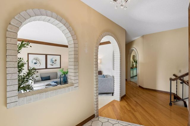 9572 Morris Circle, Bloomington, MN 55437