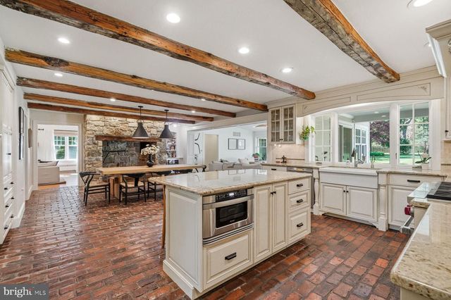 1295 ARGYLE RD, Berwyn, PA 19312