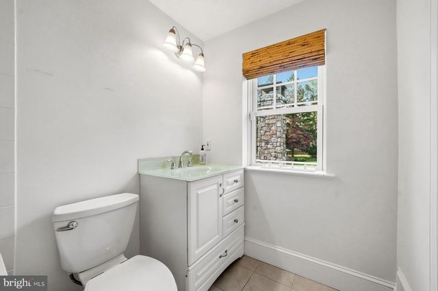 1295 ARGYLE RD, Berwyn, PA 19312