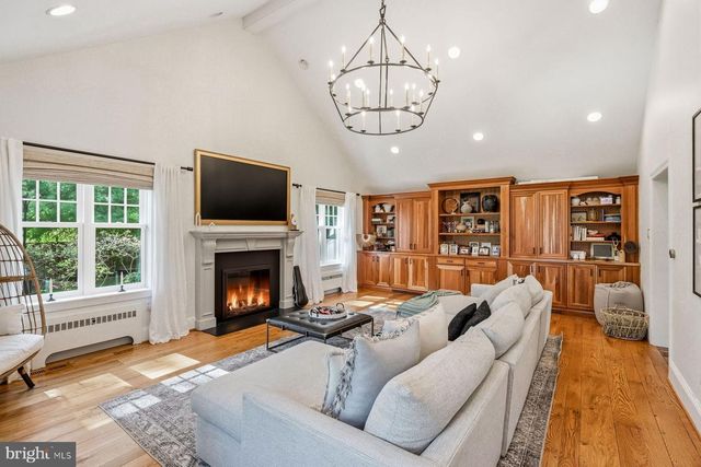 1295 ARGYLE RD, Berwyn, PA 19312