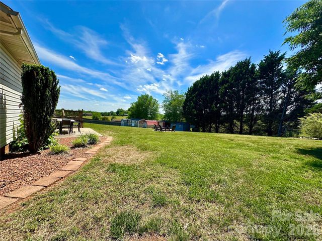 238 Dogwood Acres Lane, Taylorsville, NC 28681