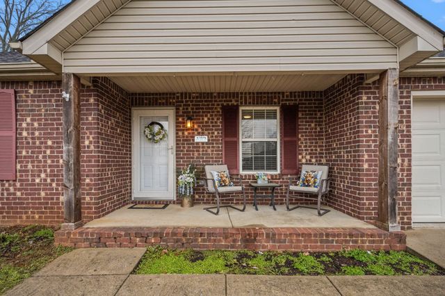 8210 Minehead Dr, Smyrna, TN 37167
