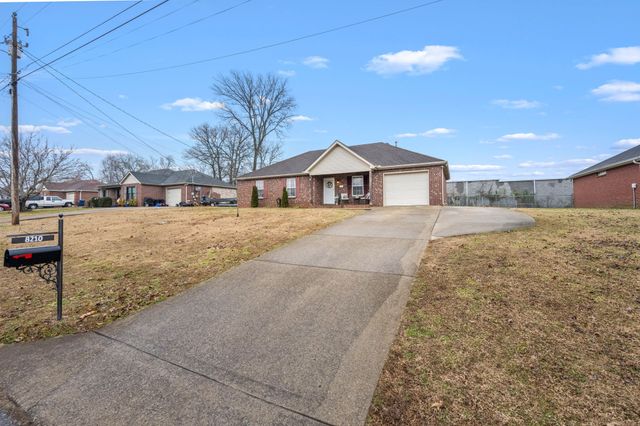 8210 Minehead Dr, Smyrna, TN 37167