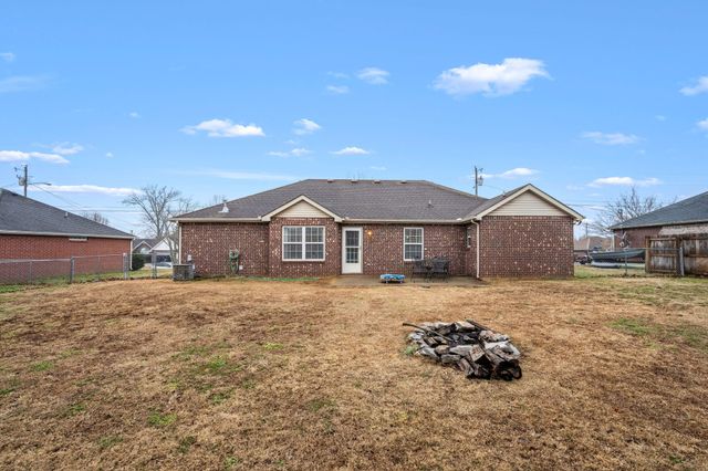 8210 Minehead Dr, Smyrna, TN 37167