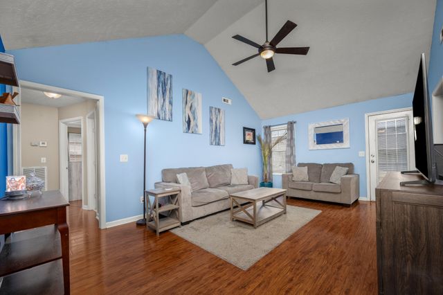 8210 Minehead Dr, Smyrna, TN 37167