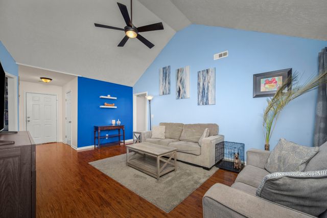 8210 Minehead Dr, Smyrna, TN 37167