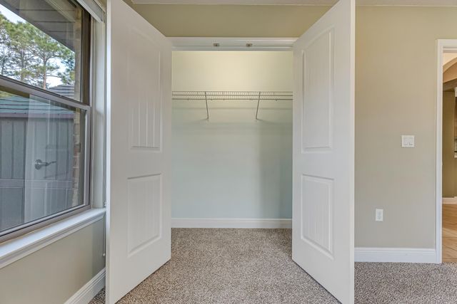 148 Strike Eagle Drive, Crestview, FL 32536