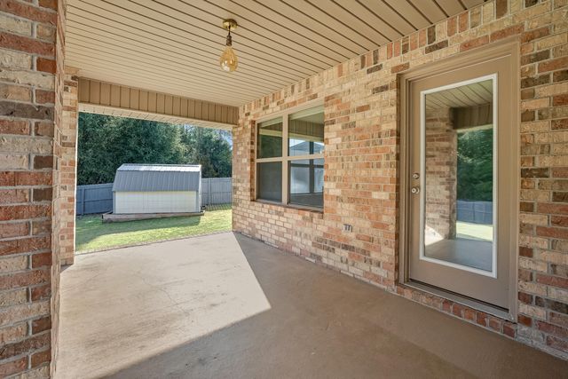 148 Strike Eagle Drive, Crestview, FL 32536