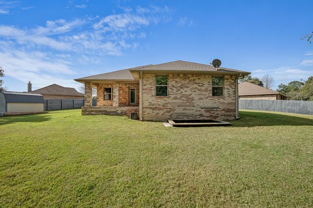 148 Strike Eagle Drive, Crestview, FL 32536