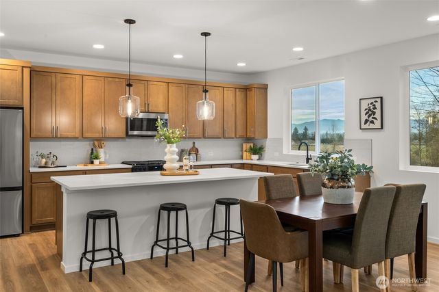 3307 219th Avenue E, Lake Tapps, WA 98391