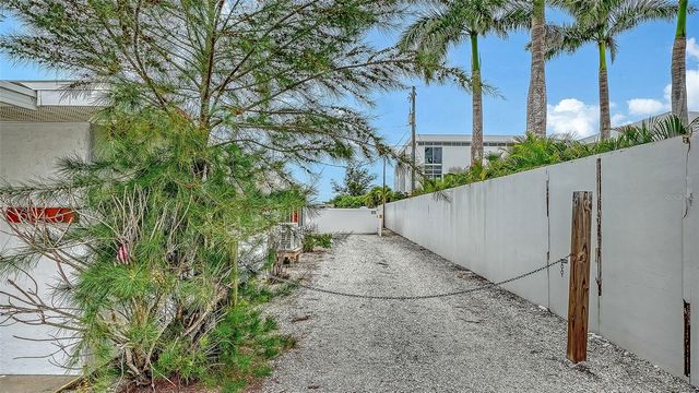 616 S CASEY KEY ROAD, Nokomis, FL 34275