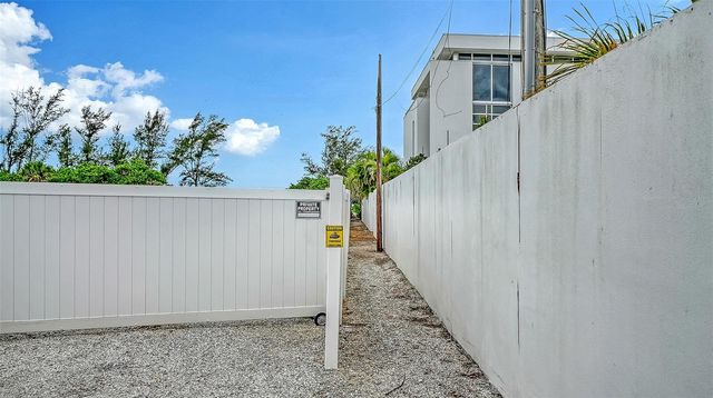 616 S CASEY KEY ROAD, Nokomis, FL 34275
