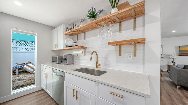 616 S CASEY KEY ROAD, Nokomis, FL 34275