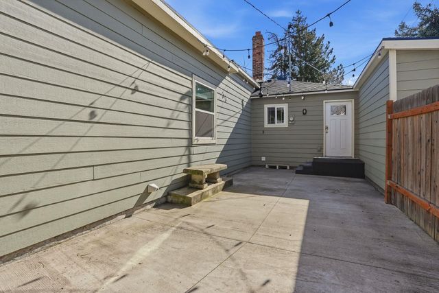 1328 W Gordon Ave, Spokane, WA 99205