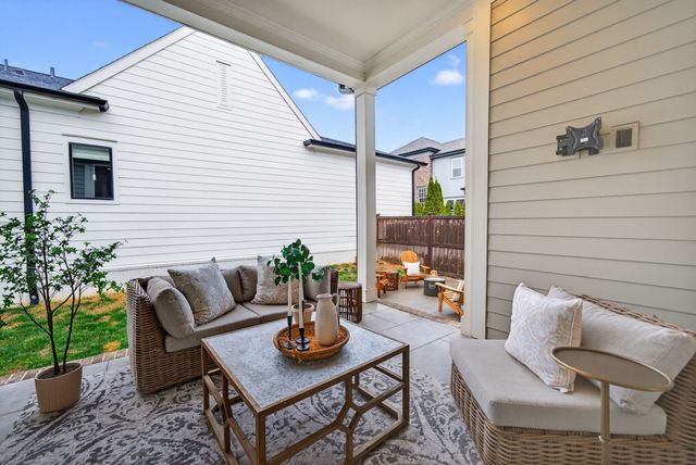 808 Carsten St, Nashville, TN 37221