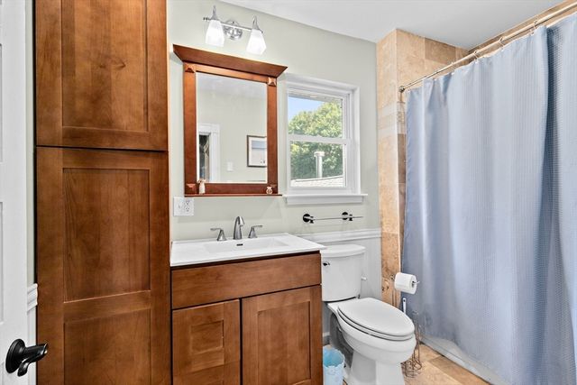 800 Plymouth St, Abington, MA 02351