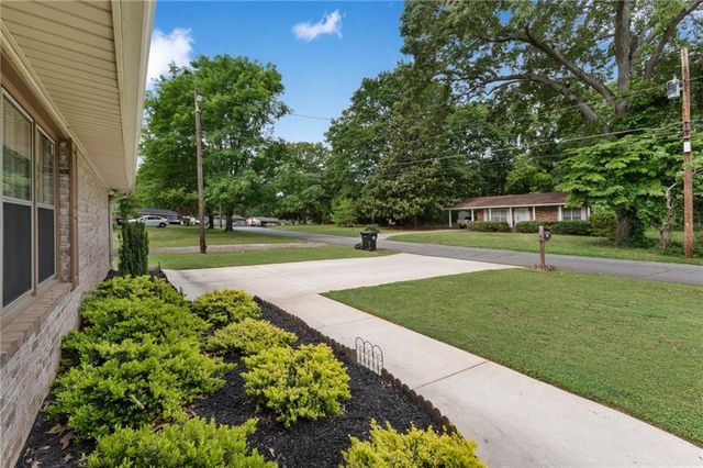 10 Shadow Lane, Cartersville, GA 30120