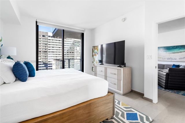 88 SW 7th Street 1006, Miami, FL 33130