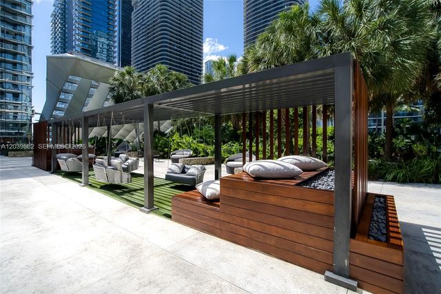 88 SW 7th Street 1006, Miami, FL 33130