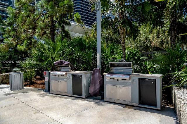 88 SW 7th Street 1006, Miami, FL 33130