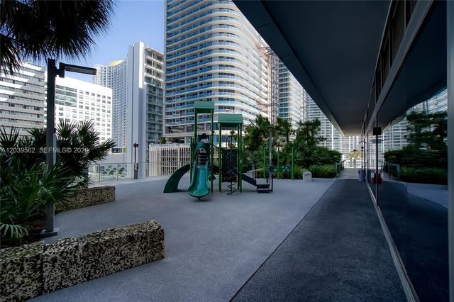 88 SW 7th Street 1006, Miami, FL 33130