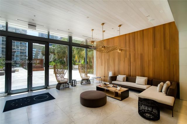 88 SW 7th Street 1006, Miami, FL 33130