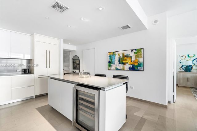 88 SW 7th Street 1006, Miami, FL 33130