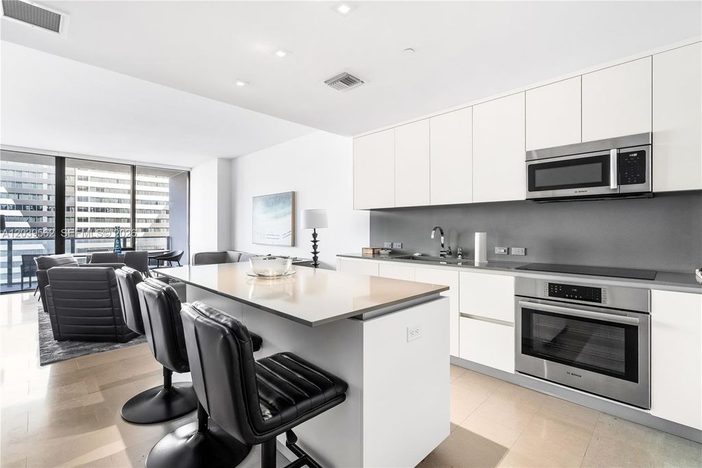 88 SW 7th Street 1006, Miami, FL 33130