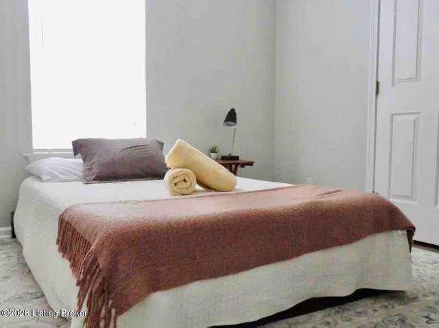 923 E Chestnut St, Louisville, KY 40204