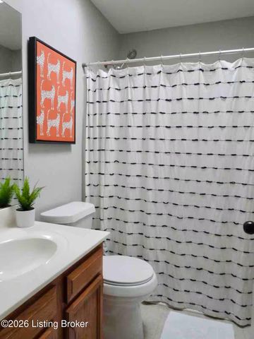 923 E Chestnut St, Louisville, KY 40204