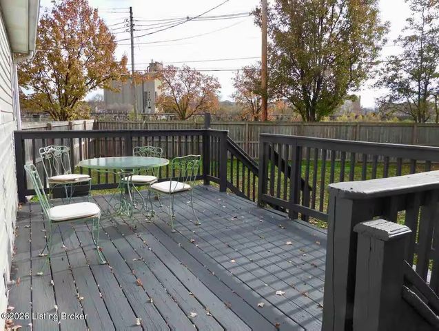 923 E Chestnut St, Louisville, KY 40204