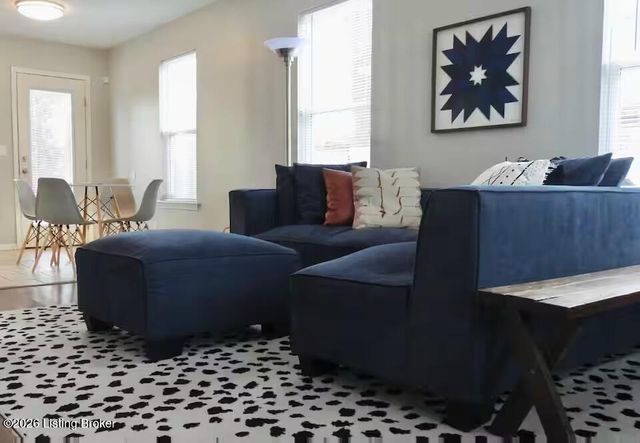 923 E Chestnut St, Louisville, KY 40204