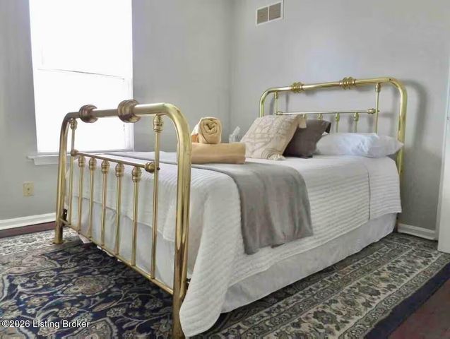 923 E Chestnut St, Louisville, KY 40204