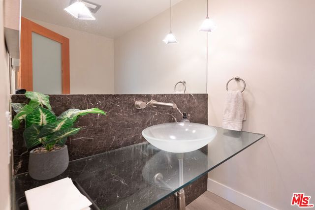 3740 Montuso Place, Encino, CA 91436