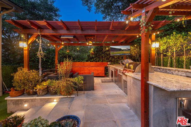3740 Montuso Place, Encino, CA 91436