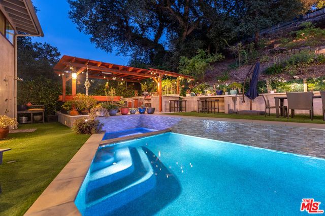 3740 Montuso Place, Encino, CA 91436