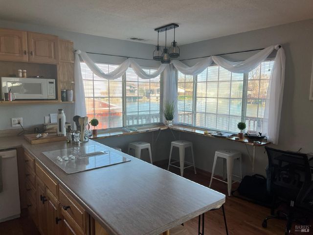 15198 Harbor Ln, Clearlake, CA 95422