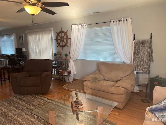 15198 Harbor Ln, Clearlake, CA 95422