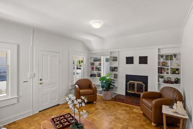 418 Fountain Avenue, Pacific Grove, CA 93950