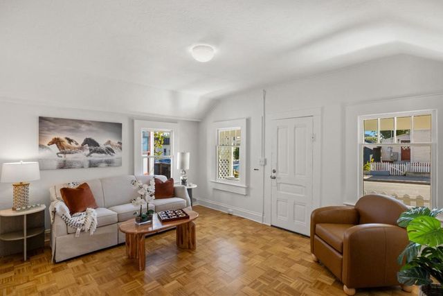 418 Fountain Avenue, Pacific Grove, CA 93950