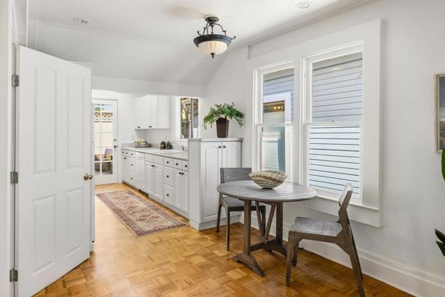 418 Fountain Avenue, Pacific Grove, CA 93950