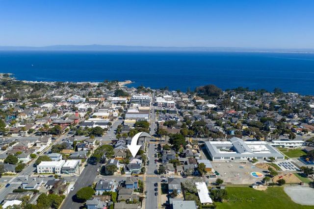 418 Fountain Avenue, Pacific Grove, CA 93950
