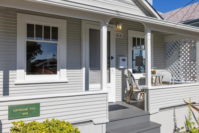 418 Fountain Avenue, Pacific Grove, CA 93950