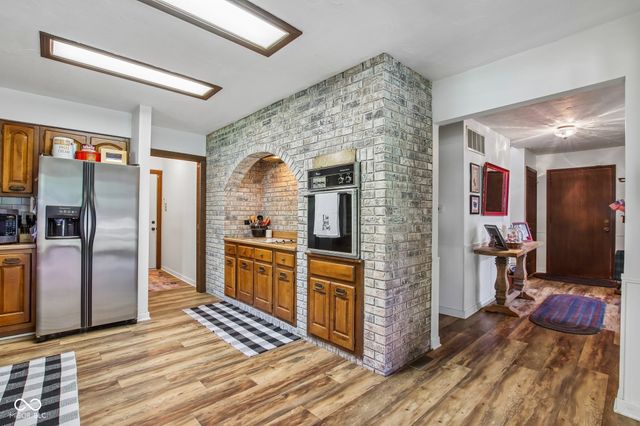 9535 E Southport Road, Indianapolis, IN 46259