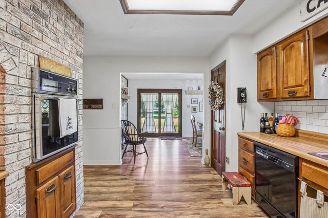 9535 E Southport Road, Indianapolis, IN 46259