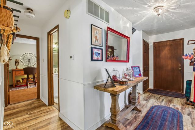 9535 E Southport Road, Indianapolis, IN 46259