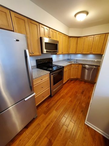 1940 Cherry Lane 213, Northbrook, IL 60062