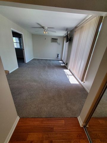 1940 Cherry Lane 213, Northbrook, IL 60062