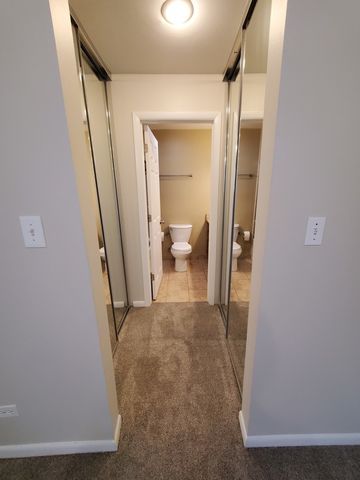 1940 Cherry Lane 213, Northbrook, IL 60062