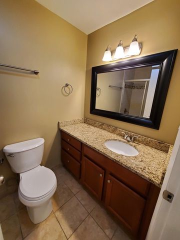 1940 Cherry Lane 213, Northbrook, IL 60062